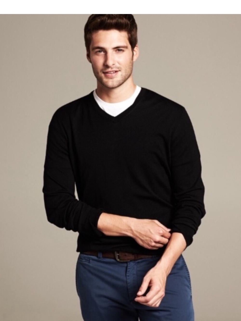 Banana Republic silk and cashmere v-neck sweater. Size medium.